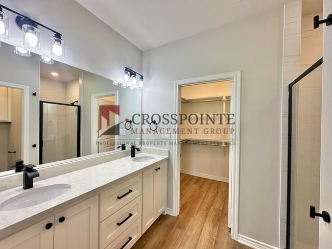 Building Photo - Tour Today! New Construction 4 Bed 2 Bath Triplex!