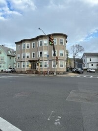 Building Photo - 180 Lewis St