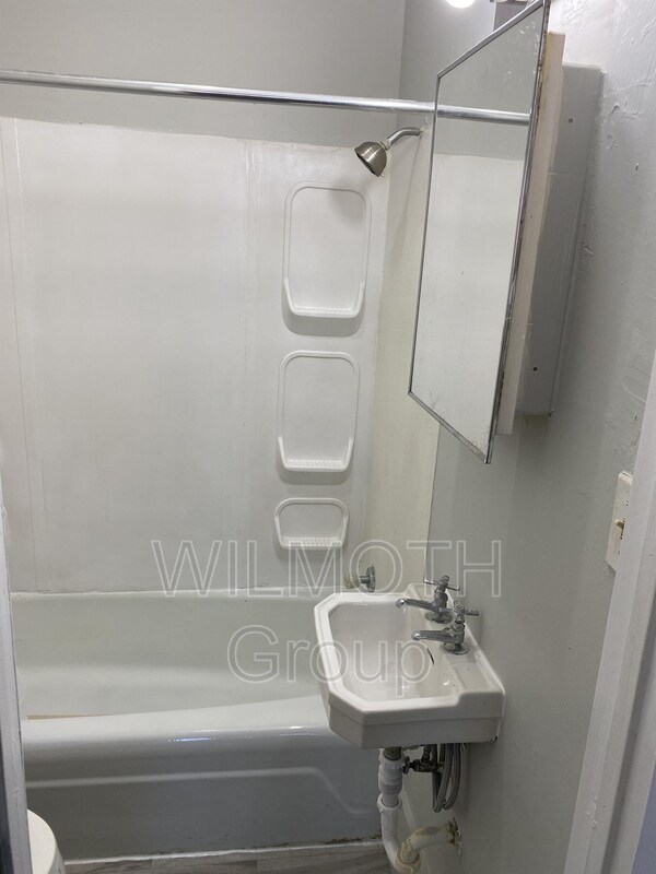 Building Photo - 8640 E Washington St