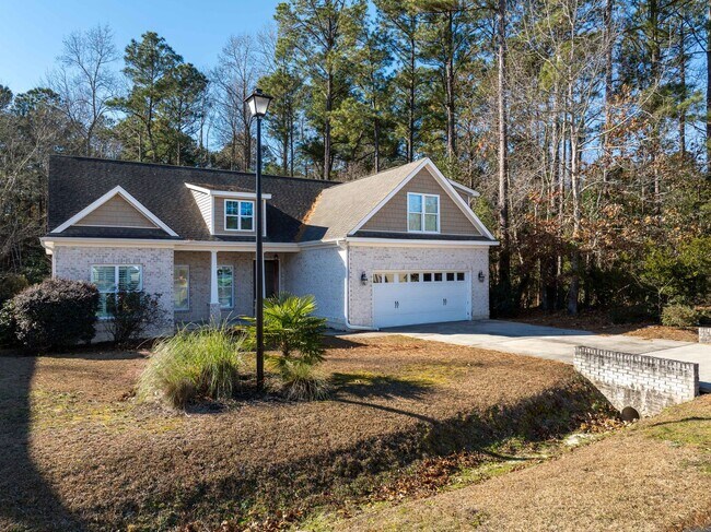 Building Photo - Fresh Paint, New Carpet & Custom Finishes in North Shore Country Club