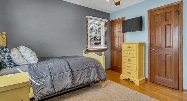 Building Photo - 561 Summit Ridge Dr