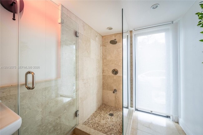 Building Photo - 330 SW 133rd Pl