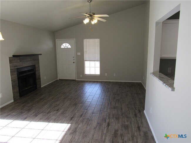 Building Photo - 3703 Holbert Dr