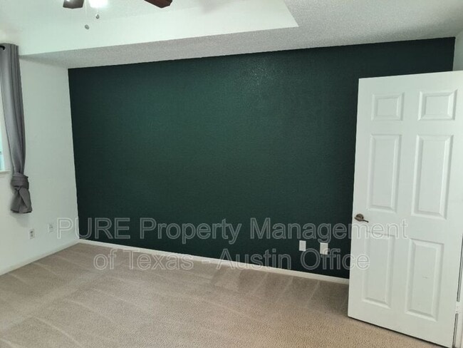 Building Photo - 15705 Monona Cove