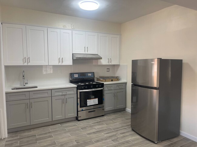 Primary Photo - 2430-2485 85th St