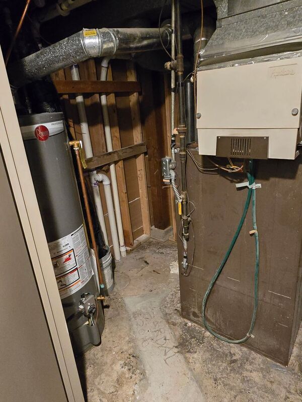 Building Photo - 5800 N Girard Ave