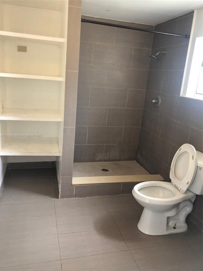 Building Photo - 2519 Pierce St