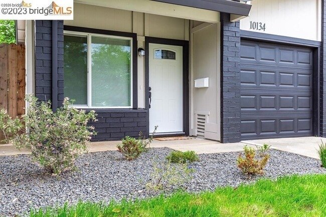 Building Photo - 10132 Rockingham Dr