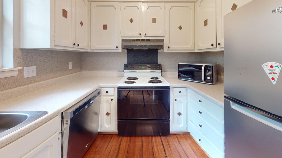 Kitchen - 2645 Southbury Cir
