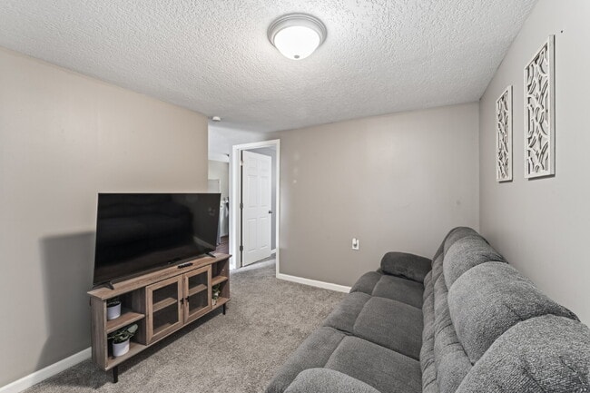 Building Photo - Furnished, short-term rental just blocks from KU Med available now!