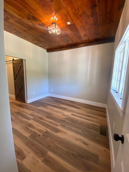Building Photo - 40 Tainter Hill Rd