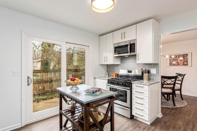 Building Photo - 361 E North St