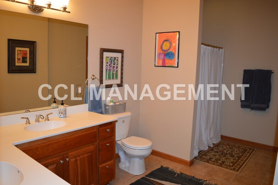 Building Photo - 9217 Bear Claw Way