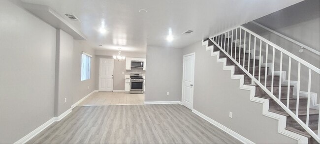 Building Photo - BROADWAY (10611)