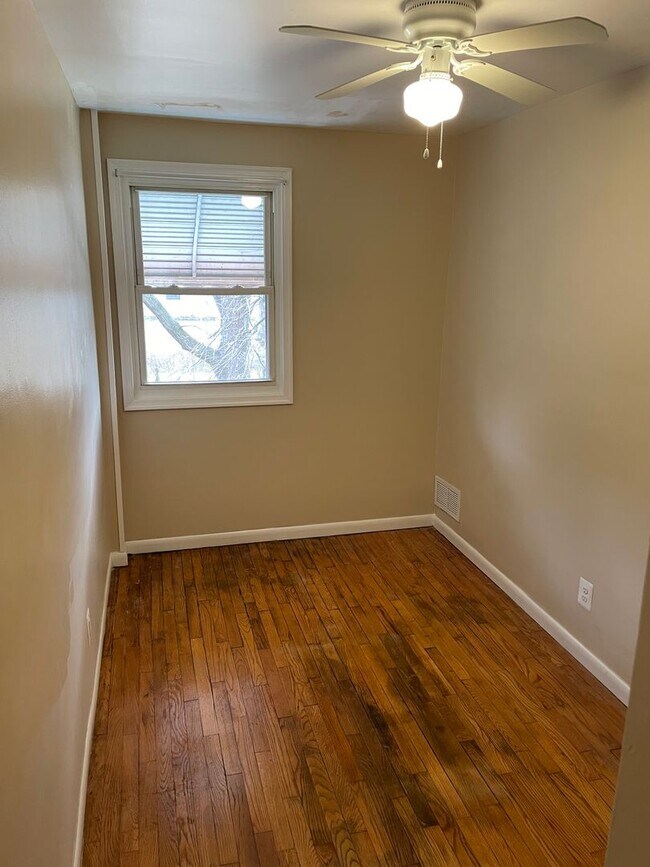 Building Photo - 1126 Wedgewood Rd