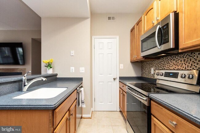 Building Photo - 12151 Penderview Ln