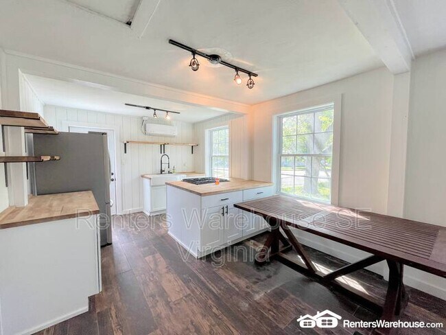 Building Photo - 142 Rogers Ave