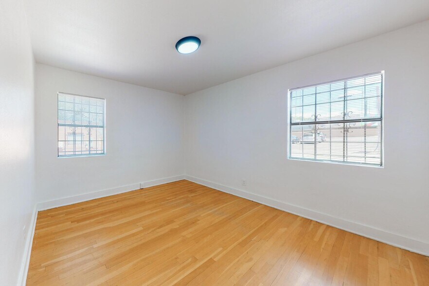 Building Photo - 3106 Monte Vista Blvd NE