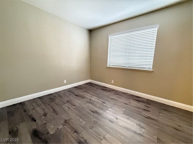 Building Photo - 5421 W Ganado Dr