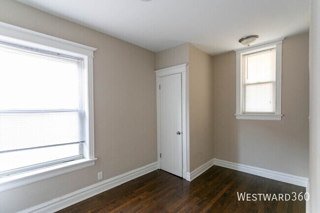 Building Photo - 5419 S Drexel Ave