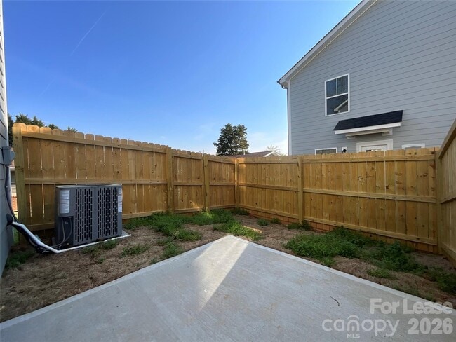 Building Photo - 130 18th St NW