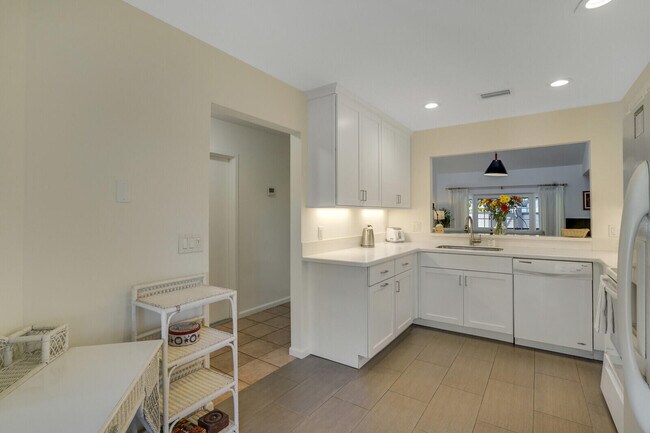 Building Photo - 13403 Bedford Mews Ct