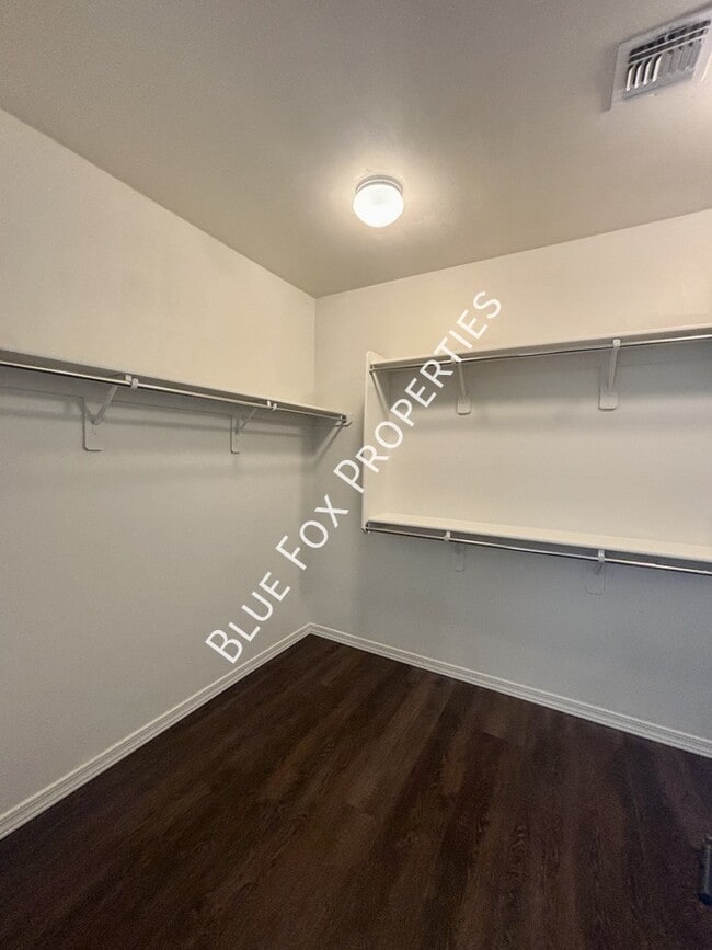 Building Photo - 8454 N Lone Ranger Rd