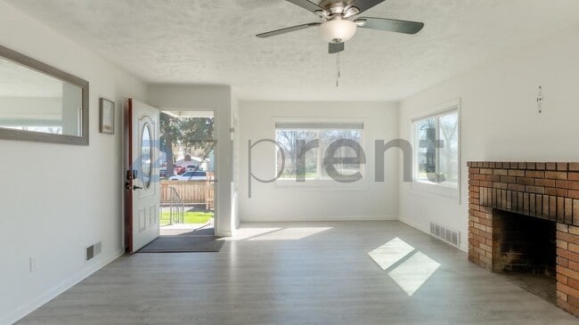 Building Photo - 503 E Montgomery Ave