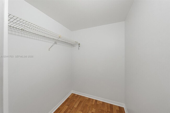 Building Photo - 3118 Spanish Wells Dr
