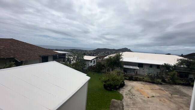 Building Photo - Charming Wilhelmina Rise Home with Stunning Diamond Head & Ocean Views