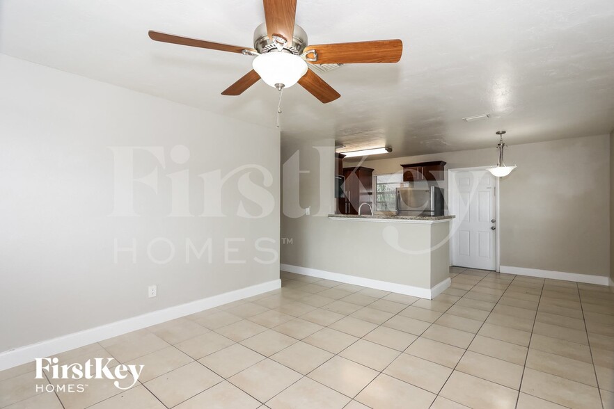 Building Photo - 2350 SW 68th Terrace