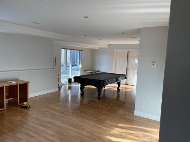 Building Photo - 15920 Sunset Bend Cir