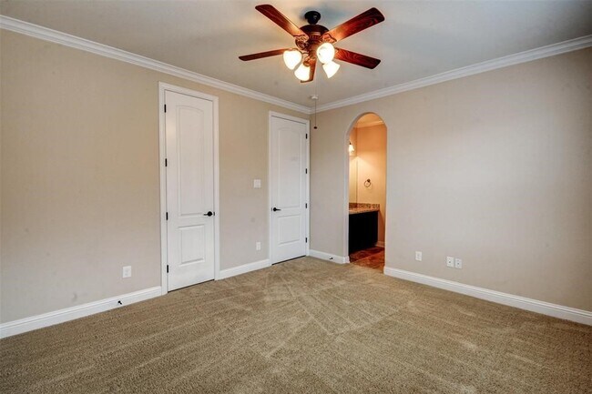 Building Photo - 106 Bella Sole