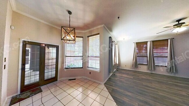 Building Photo - Spacious Edmond 4-Bed, 3-Bath Home with Storm Shelter
