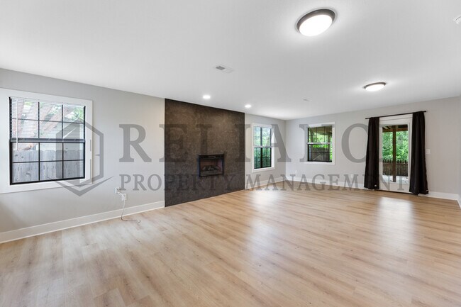 Building Photo - 3236 S Handley St