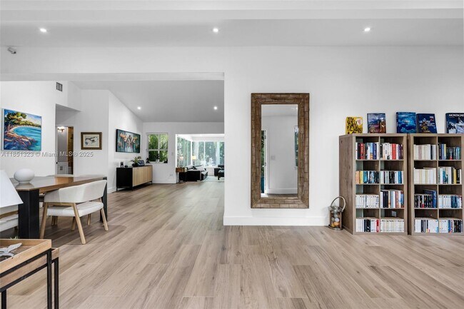 Building Photo - 12700 SW 80th Ave
