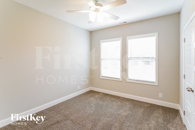 Building Photo - 623 Alvin Rd