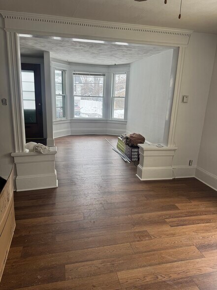 Building Photo - 222 W 3rd St