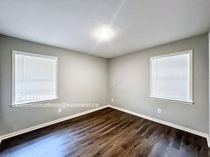 Building Photo - 8287 Farmington Dr E