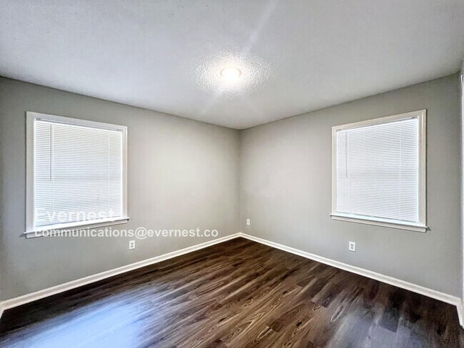 Building Photo - Beautiful 4-Bedroom Home with Spacious Liv...