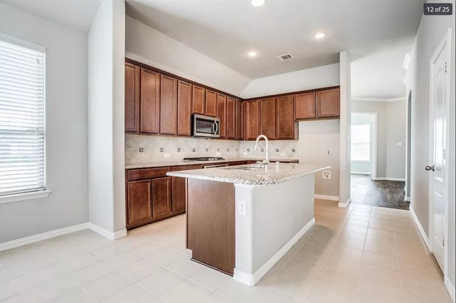 Building Photo - 1600 Keswick Dr