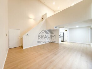 Building Photo - 5245 Riverton Ave