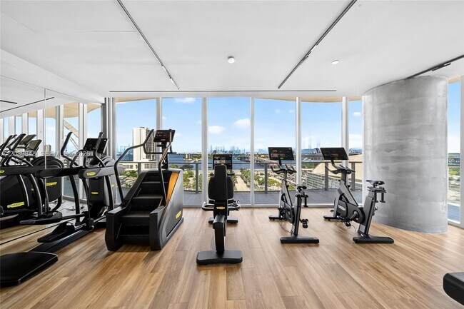 Building Photo - 1400 Biscayne Blvd