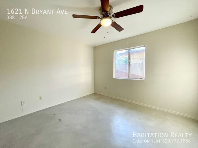Building Photo - 1621 N Bryant Ave