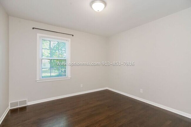 Building Photo - Fantastic four-bedroom ranch in the heart ...