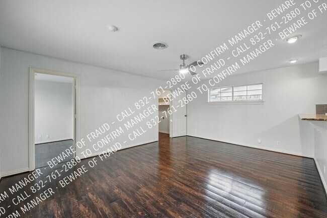 Building Photo - 506 E Alexander Ln