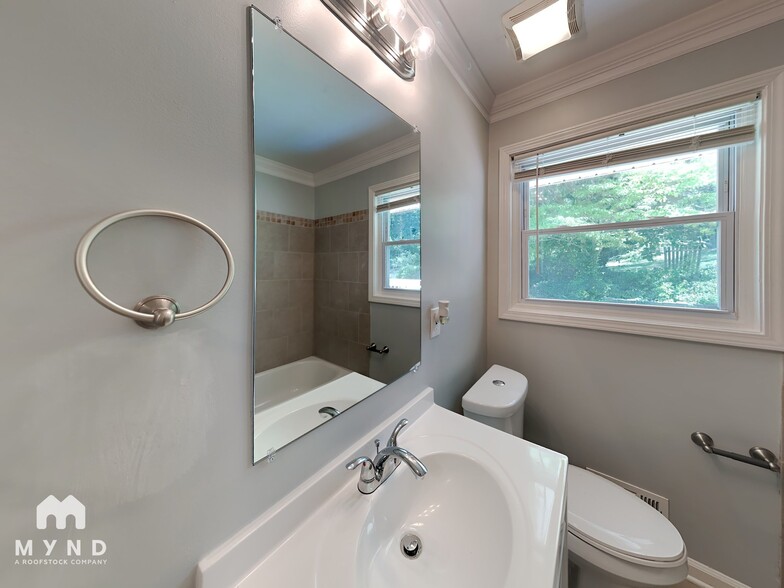 Building Photo - 5493 Beaver Dr SW