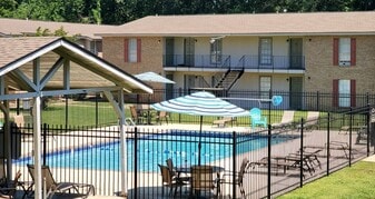 Building Photo - Longleaf Pointe Apartments