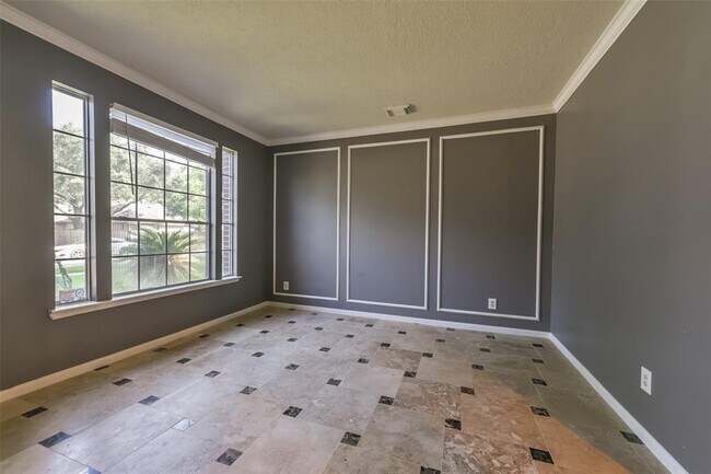 Building Photo - 2509 S Mission Cir