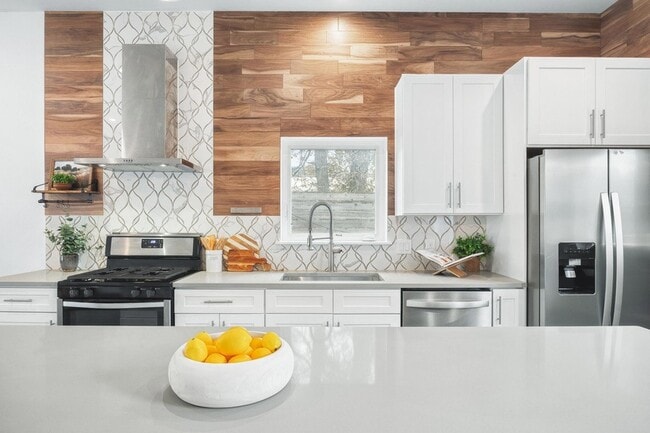 Building Photo - 1218 Eleanor St